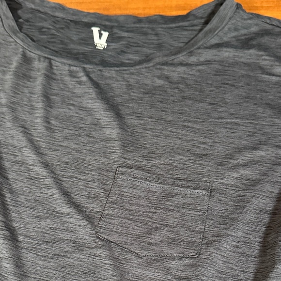 Vuori Charcoal Heather Tee with Pocket - Picture 2 of 5